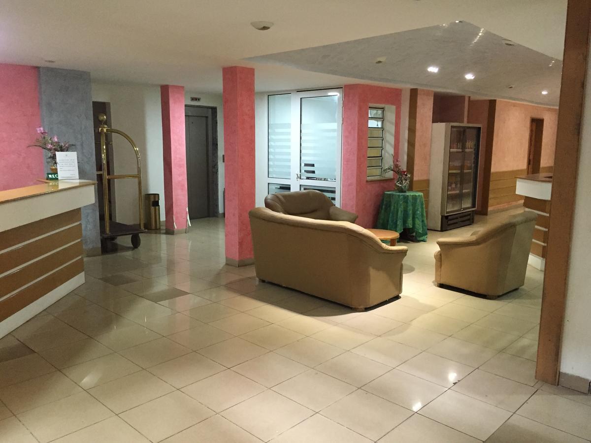 White Palace Hotel Антананариву Екстериор снимка