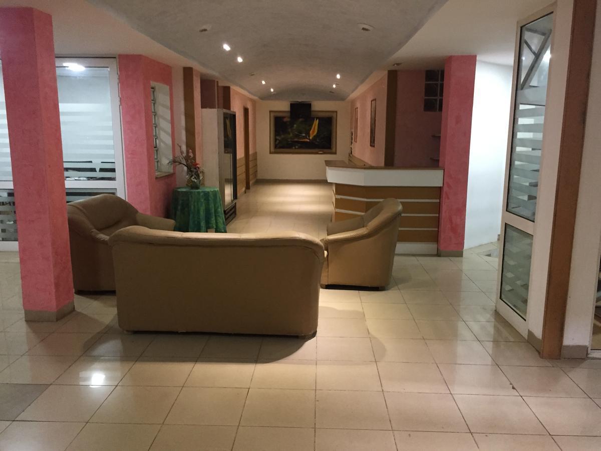White Palace Hotel Антананариву Екстериор снимка